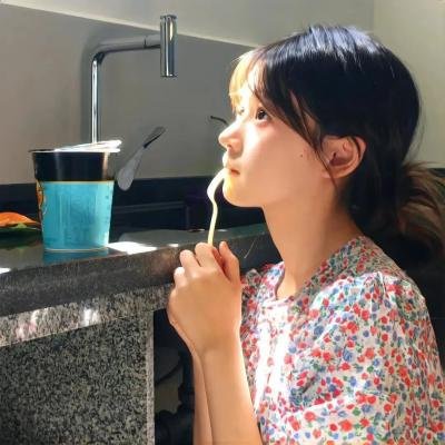 国民男神恋情细节流出，凌晨内幕曝光，公司火速否认